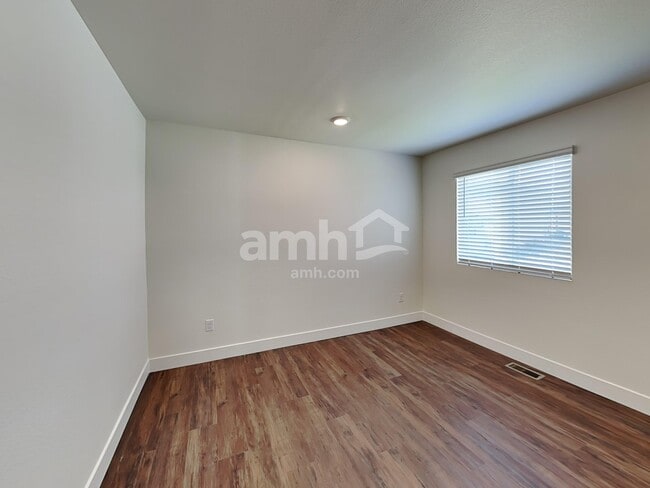 Building Photo - 3934 Wyedale Wy