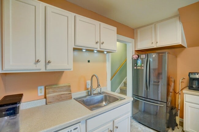 Building Photo - 1606 Steensland Dr