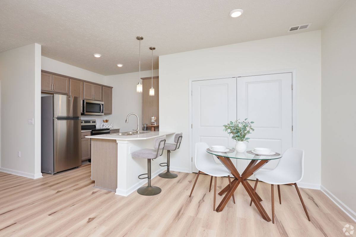 Building Photo - 2715 Manitou Rd