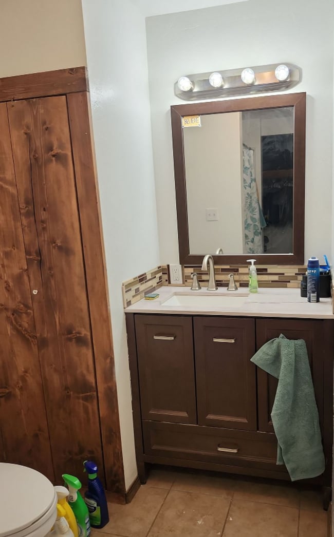 Building Photo - 3 bed 2 bath house