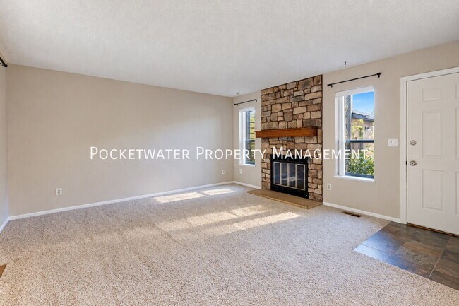 Building Photo - 6225 Willow Ln