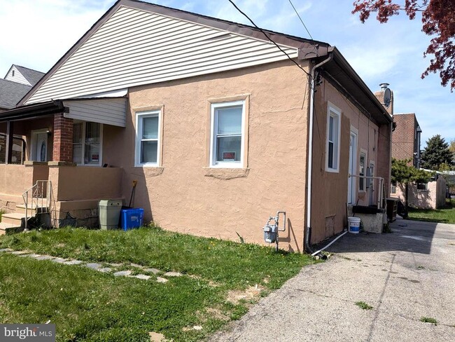 Building Photo - 7524 Whitaker Ave