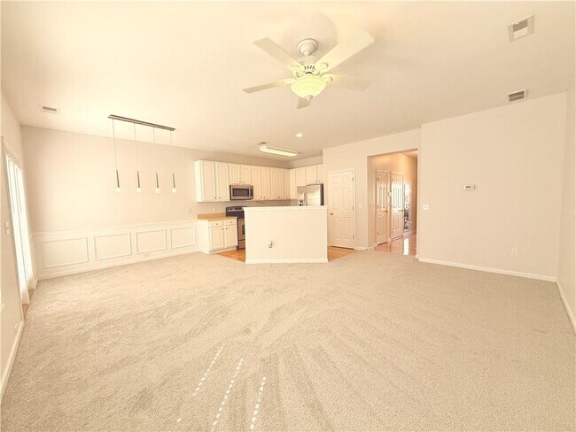 Building Photo - 1833 Willow Branch Ln