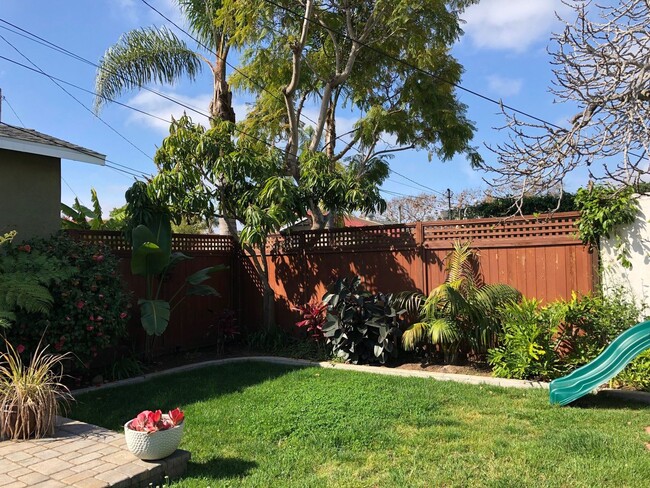 Building Photo - Beautiful Craftsman 2 Bedroom North Park Home!