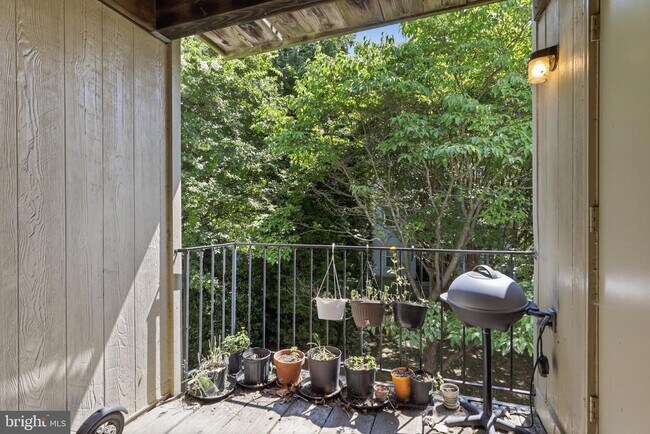 Building Photo - 7739 Inversham Dr