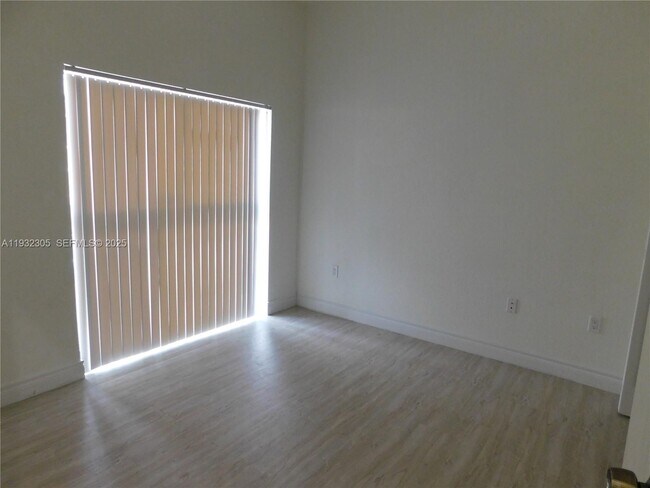 Building Photo - 21485 SW 112th Ave