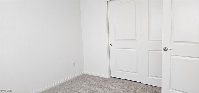 Building Photo - 6137 Orchid Fls St