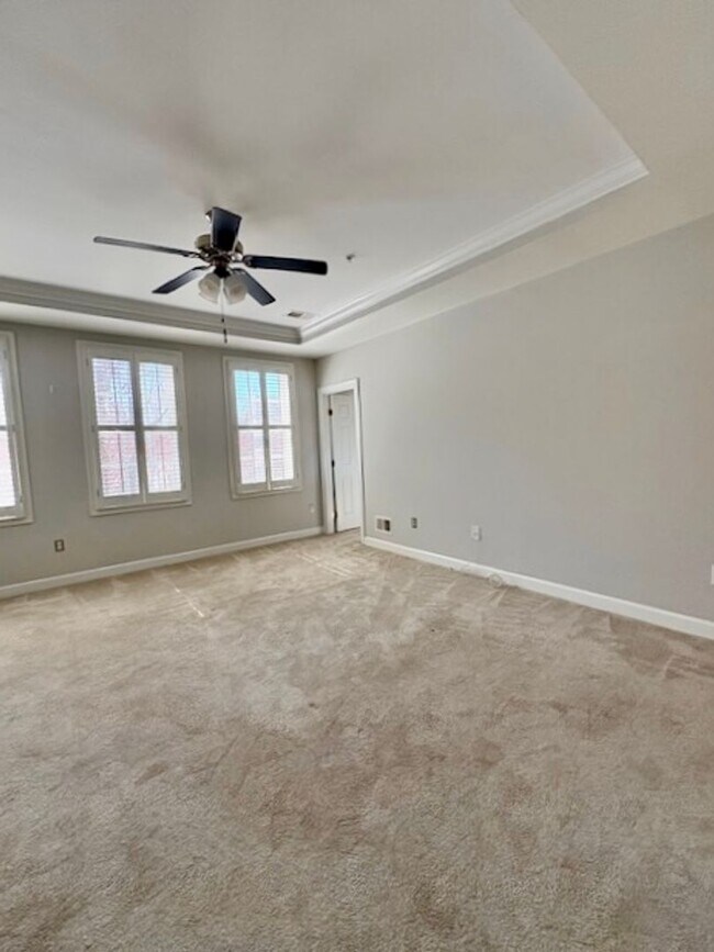 Building Photo - 645 Whetstone Glen St