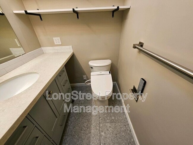 Building Photo - 12612 NE Prescott Dr