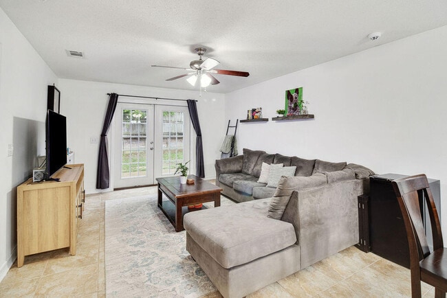 Building Photo - 289 Dahlquist Dr
