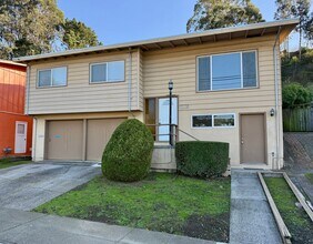 Building Photo - Coastal 3-Bed/2-Bath Home with Ocean View! ***PLEASE READ DESCRIPTION***