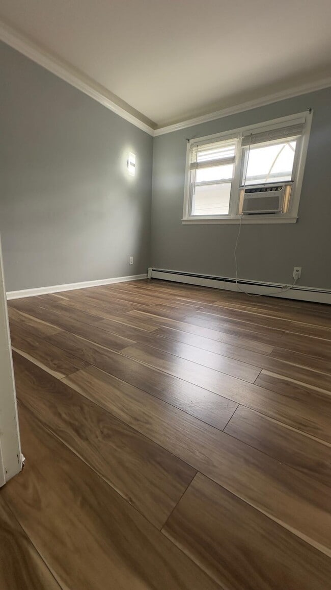 Building Photo - 728 Liberty Ave