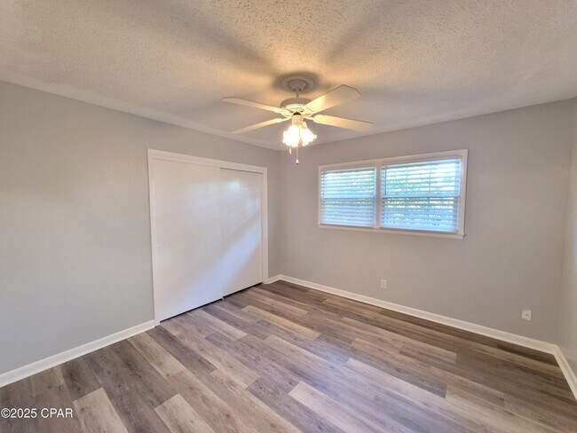 Building Photo - 2512 W 27th St