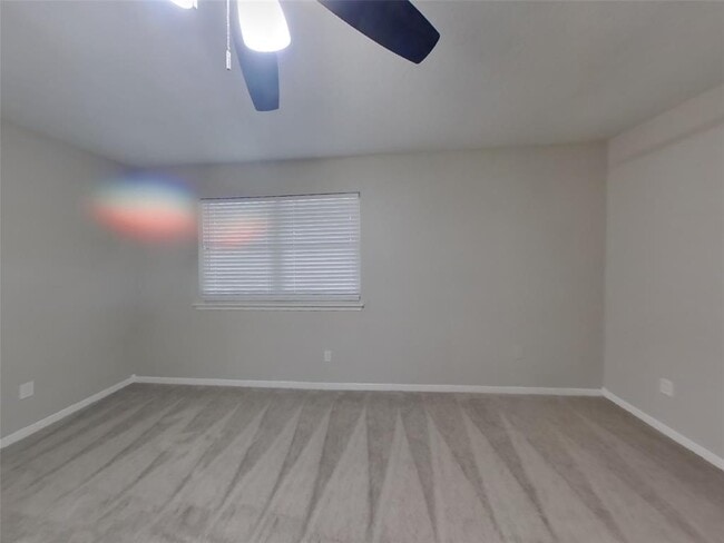Building Photo - 6906 Falling Waters Dr