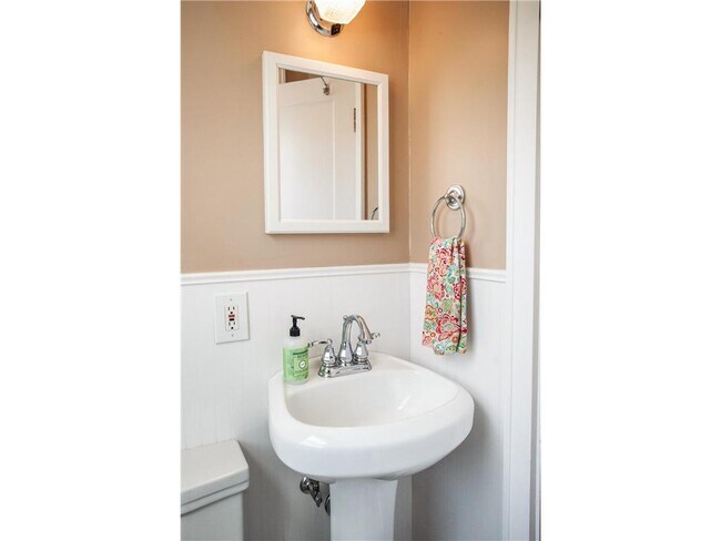 Building Photo - 3521 Girard Ave S