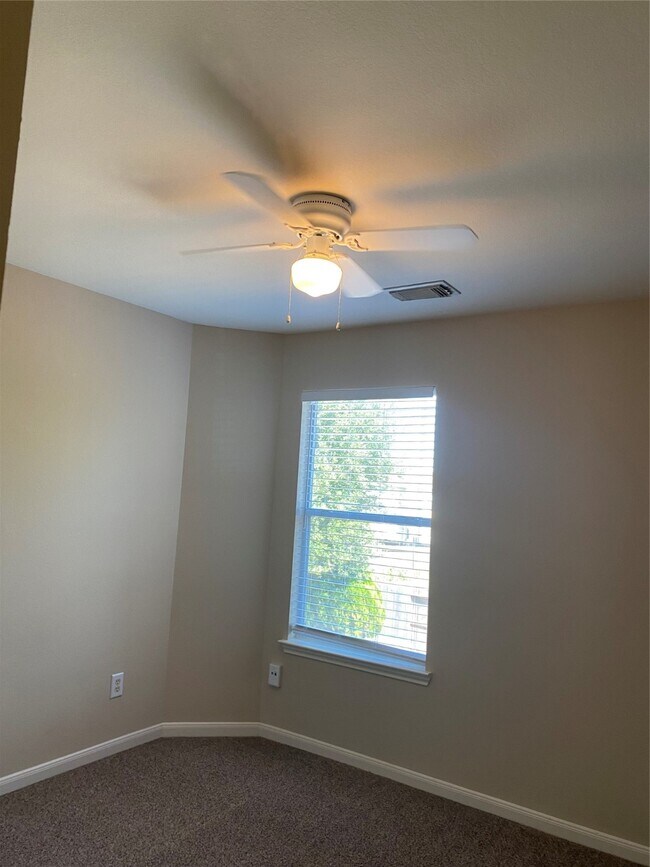 Building Photo - 29618 Evergreen Hills Dr
