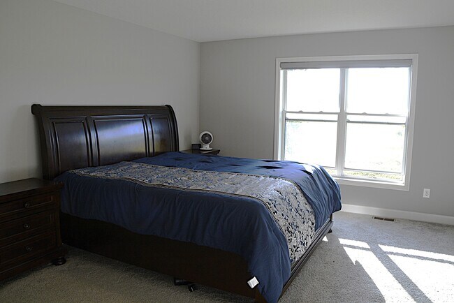 Building Photo - 1566 Edgebrook Ln