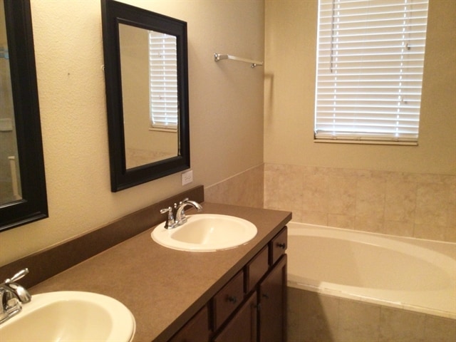 Building Photo - 607 Arbor Pointe Ave