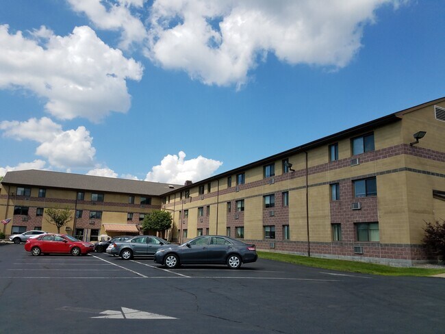 Building Photo - 200 Russet Ln