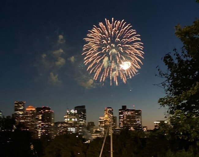 Building Photo - 444 Sumner St