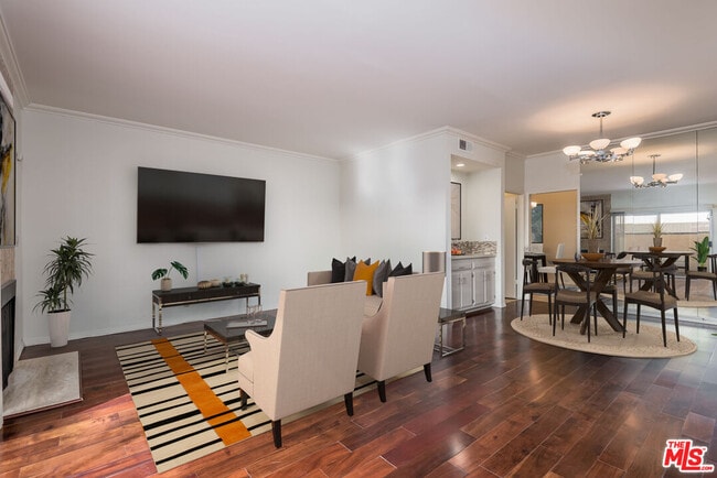 Building Photo - 5139 Balboa Blvd