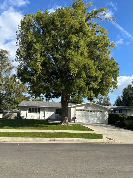 Building Photo - 6726 Capistrano Ave