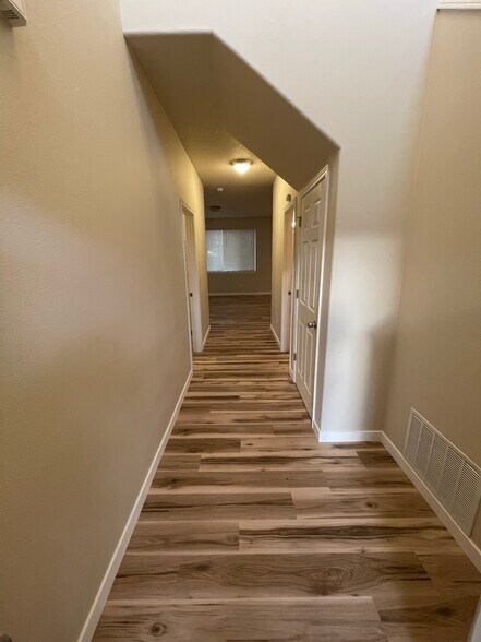 Building Photo - 1751 SE Water Lily St