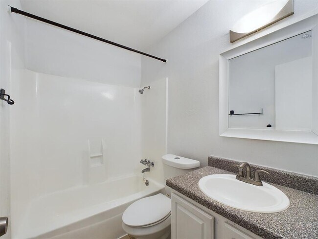 Building Photo - 2124 Burton Dr