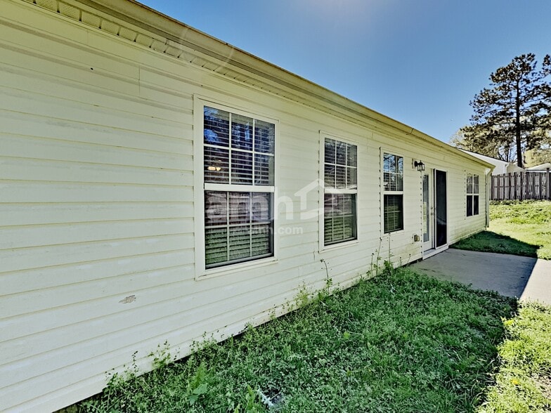 Building Photo - 361 Red Maple Way