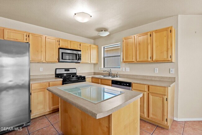 Building Photo - 10822 Elise St