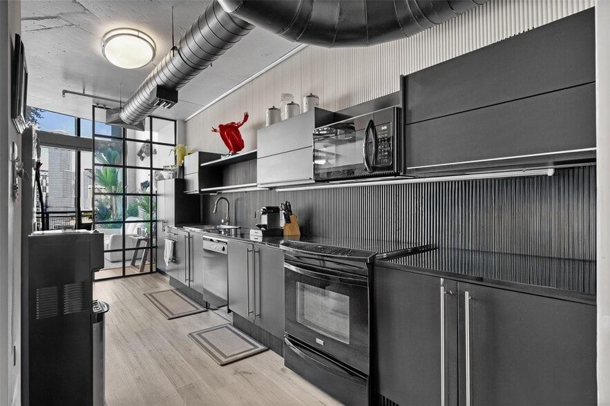 Building Photo - 690 SW 1st Ct