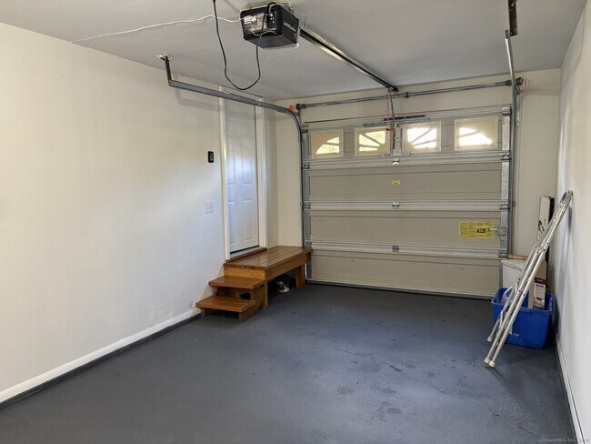 Building Photo - 88 Garden Dr