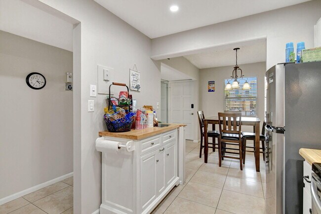 Building Photo - 777 S Federal Hwy