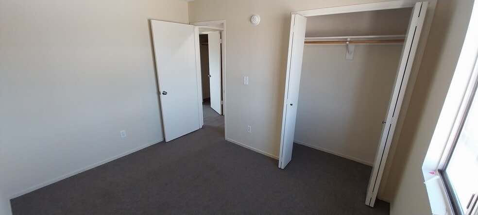 Building Photo - 1009 33rd St