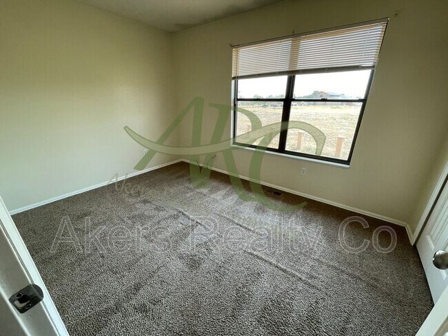 Building Photo - 178 E Spaulding Ave