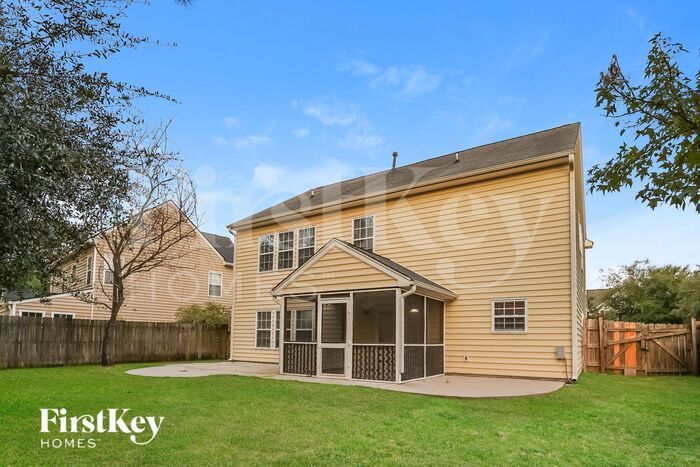 Building Photo - 5265 Stonewall Dr