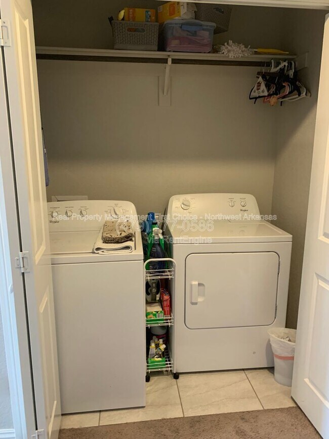 Building Photo - 2761 W Kilimanjaro Way