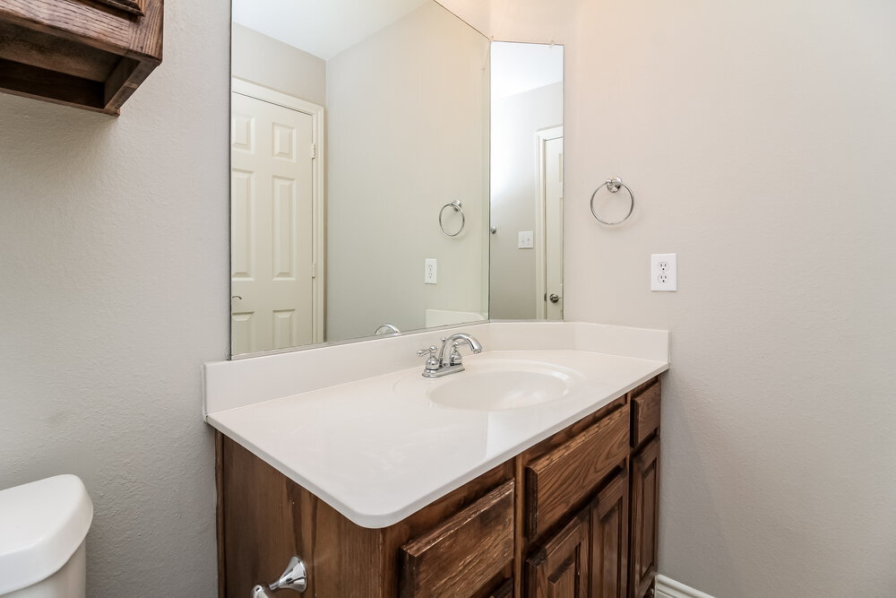 Building Photo - 211 Gatehouse Dr