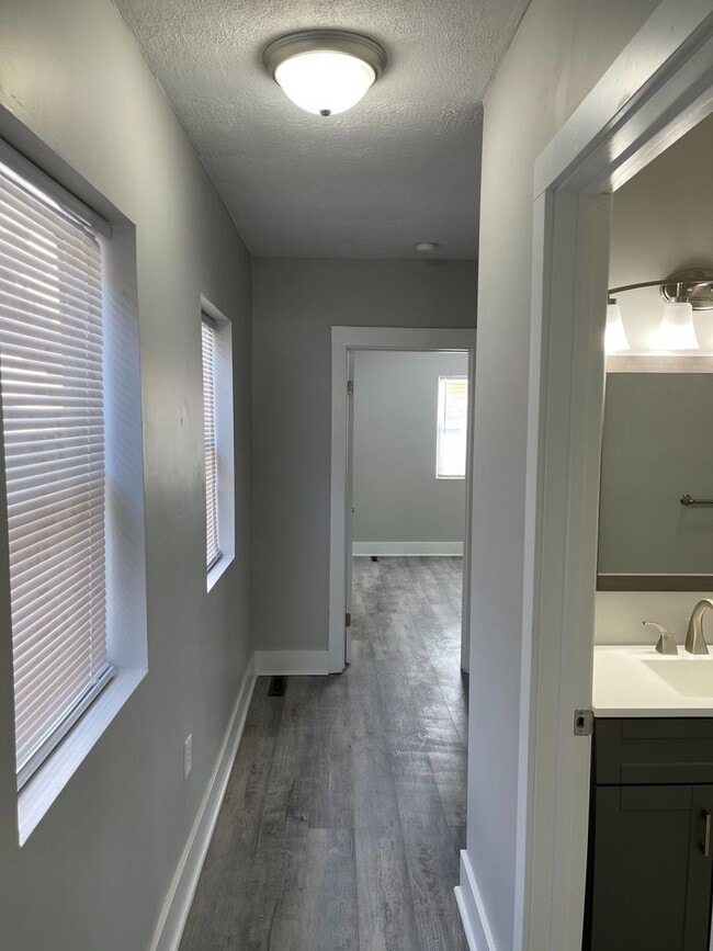 Building Photo - 117-119 Innis