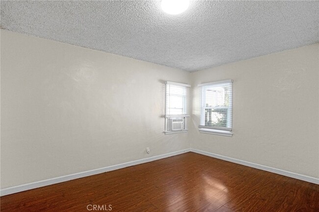 Building Photo - 959 W 17th St