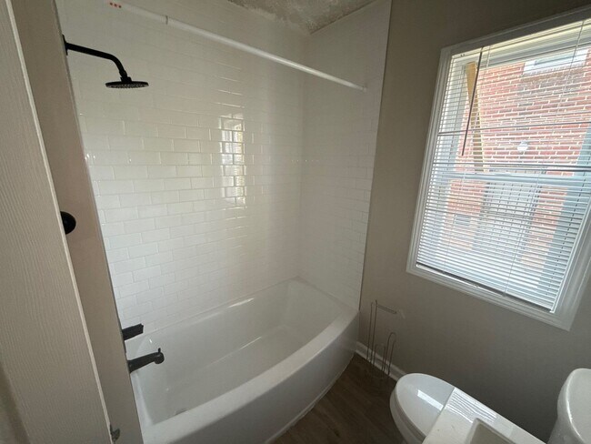 Building Photo - Renovated 3-Bedroom Home – We Welcome Sect...