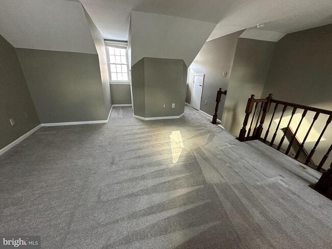 Building Photo - 4713 Columbia Rd