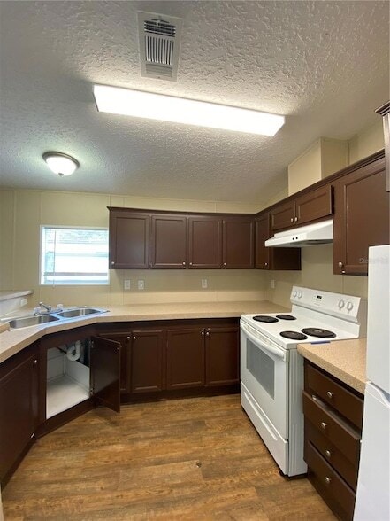 Building Photo - 37412 Carringer Rd