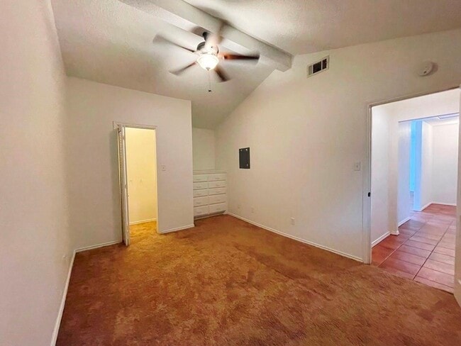 Building Photo - 300 El Paso St