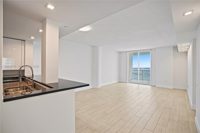 Building Photo - 2101 Brickell Ave