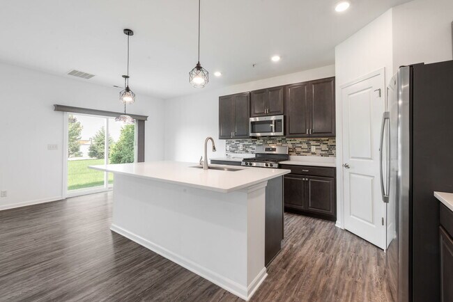 Building Photo - 1024 Moraine Dr