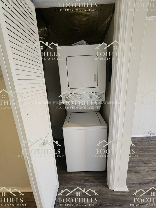 Building Photo - 203 Guthrie Rd