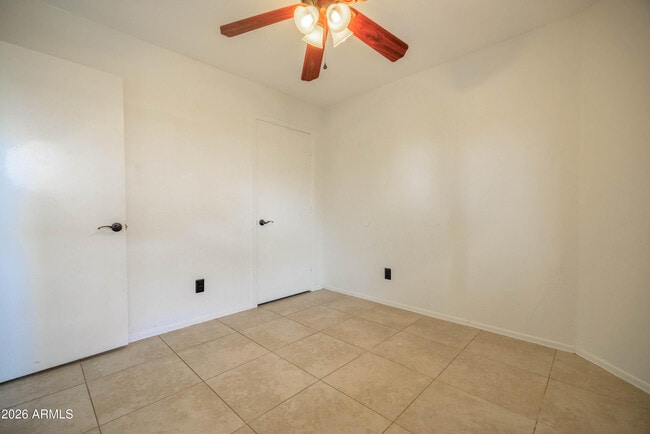 Building Photo - 1401 S 80th St