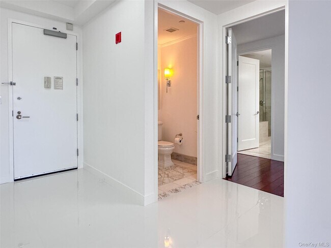 Building Photo - 10 City Pl