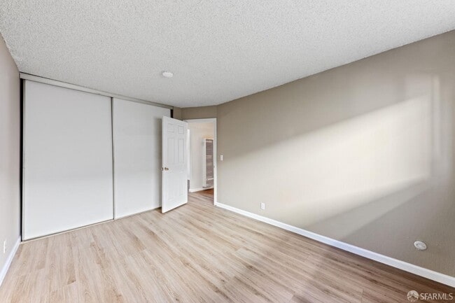 Building Photo - 5322 Balhan Ct